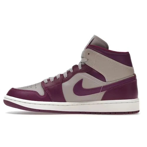 Jordan 1 mid, magneta (W)